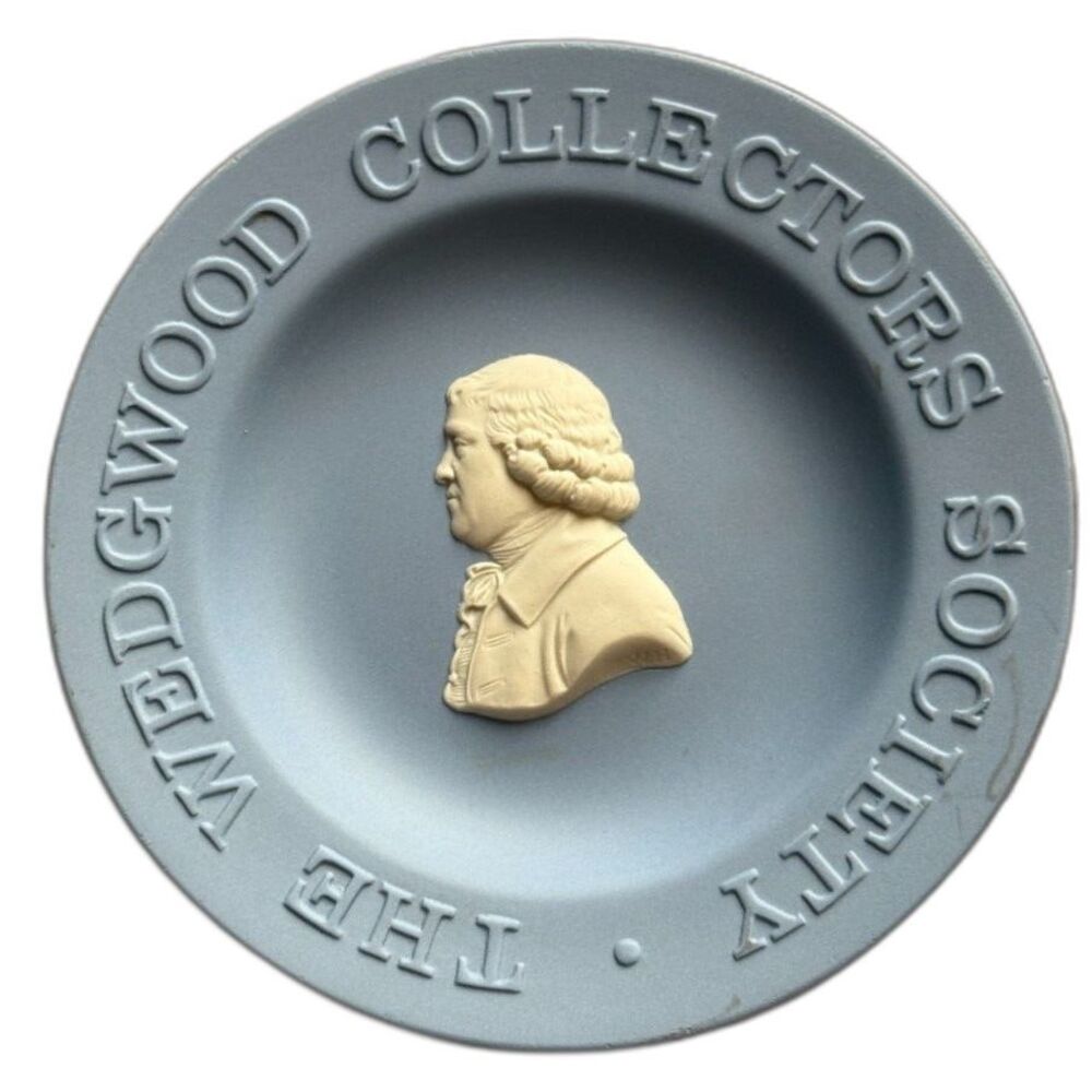 Wedgewood Collectors Society 4.5 inch Blue Plate‎ Made in England